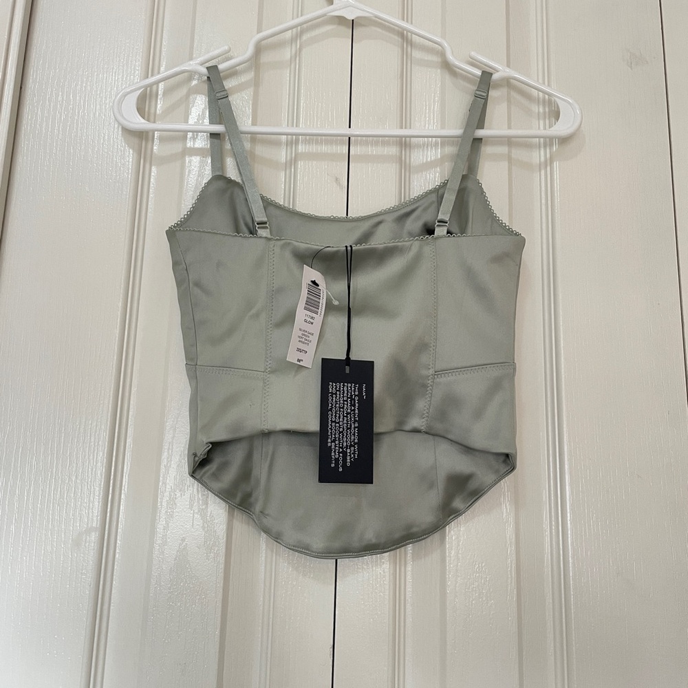 Aritzia Ten by Babaton Glow satin camisole sz XXS